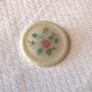 VTG Avon Pin- porcelain, quaint collectible